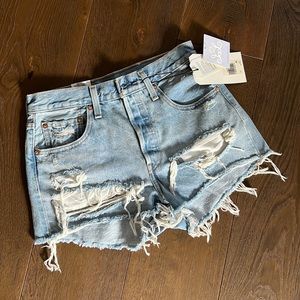 Levi’s womens high rise shorts *new with tags*